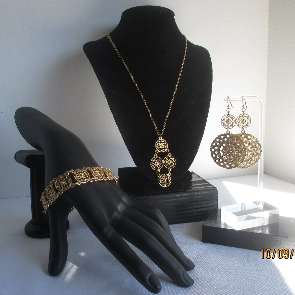 Vintage Costume Jewelry/Filigree Medallion/3 Piece Gold Tone Set